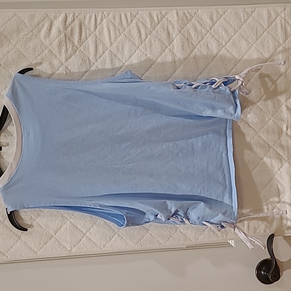 Top - Picture 2 of 3